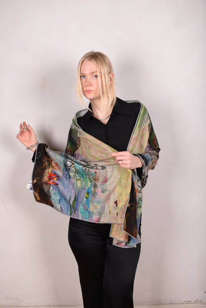 Artist shawl in Pure wool. 70X200 cm.  Print "Mount-sea-Bali" by Nulle Oigaard - Tone Barker Silk