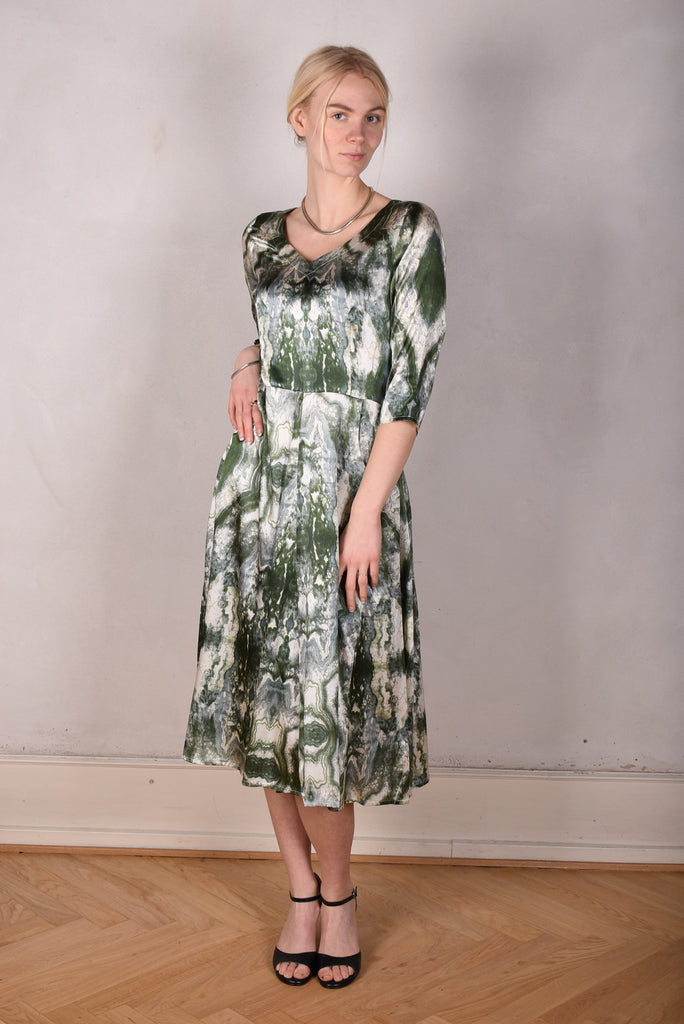 Jane. Stretch Silk midi-length dress with pockets (Mar-green)