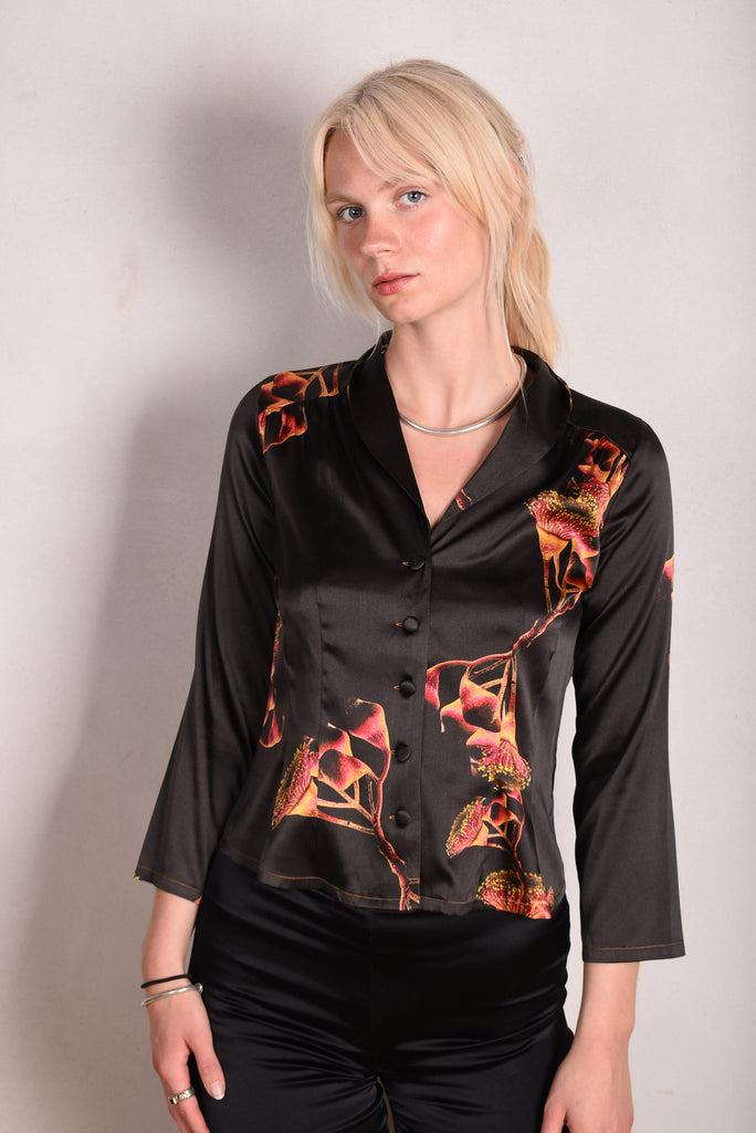 Bifty. Shirt/jacket in Stretch Silk Satin with covered buttons "Gumnut"