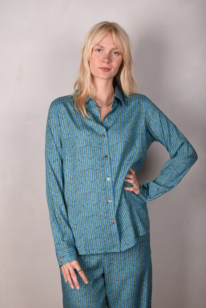 Tamie-Stretch Silk satin  shirt. Print "Green-stripe"