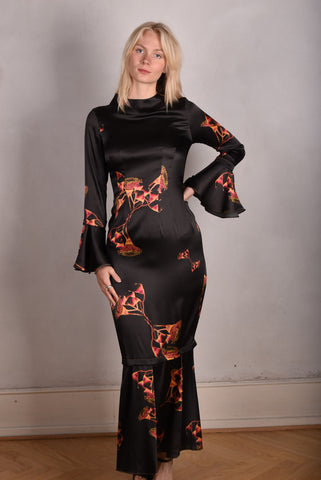 Nau-dress. Stretch silke kjole, kan anvendes i lang og kortere version. "Gumnut"