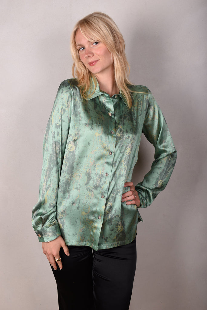 Tamie-Stretch Silk satin  shirt. Print "Sea-Mar"