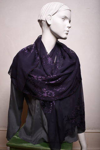 Sjal/tørklæde i silke-devoré (silke/viskose) "Night Purple"