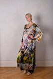 Indrea,  Maxi dress kaftan-style with pockets in Stretch satin silk. Print "Val-de-Nulle"