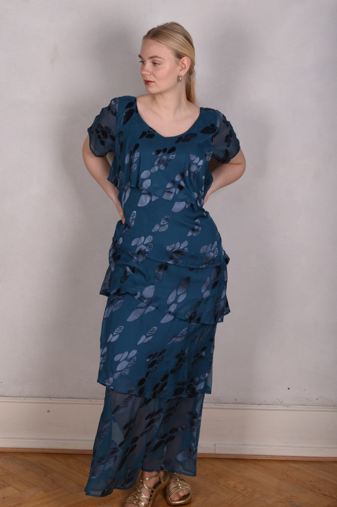 Ann-Frida, Maxi dress in several layers of silk. (Nublue)