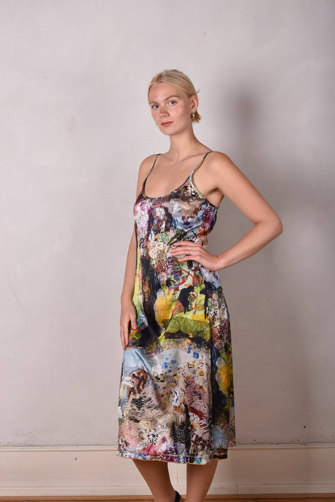 Feodora-print. Silk stretch crepe dress w. adjustable  straps "Val-de-Nulle" - Tone Barker Silk