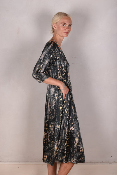 Jane. Stretch Silk midi-length dress with pockets (Marble)
