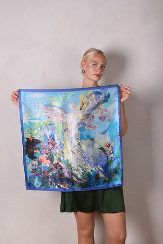 Sjal/tørklæde i 100% silke georgette-satin. 55X200 cm. print: "Pairose"