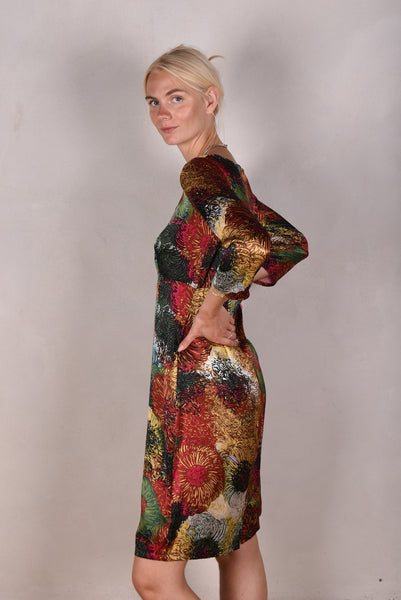 Maudacity. The classic dress in stretch silk satin (Swirl)