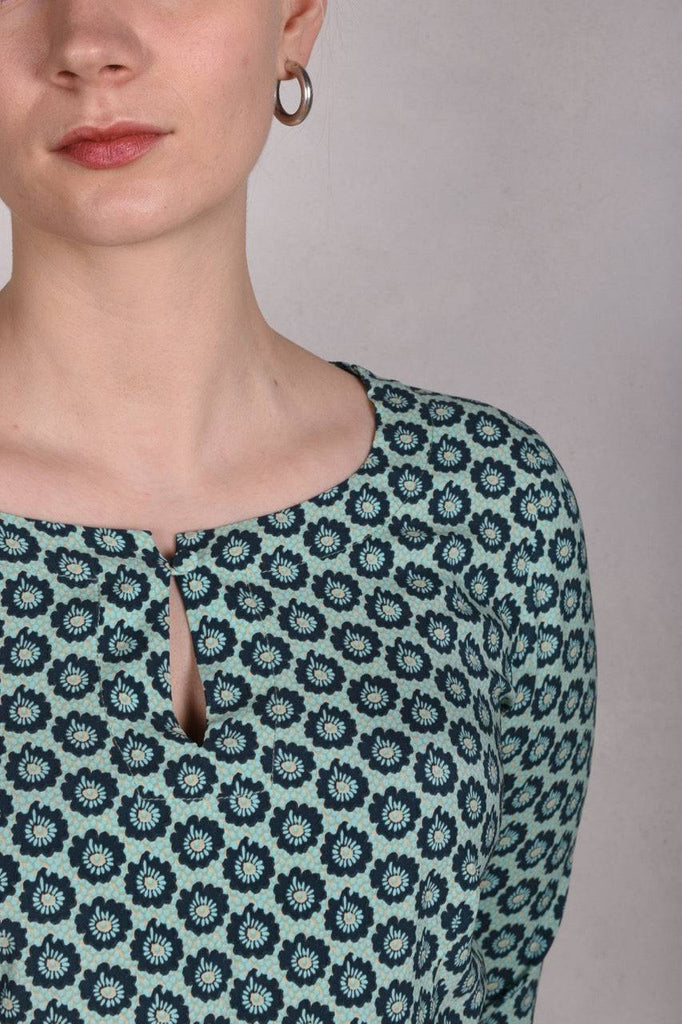 Maudacity. The classic dress in stretch silk satin (Ligard) - Tone Barker Silk