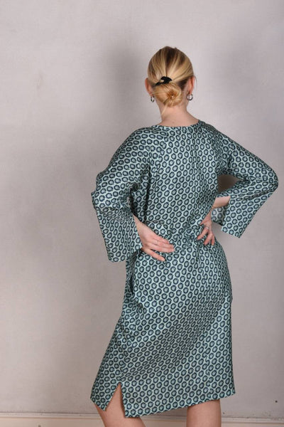 Hidrea. Silk dress with pockets and wide sleeves. 100% silk Habotai