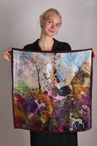 Sjal/tørklæde i 100% silke georgette-satin. 55X200 cm. print: "Pairose"