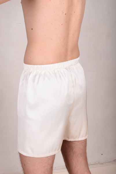 Boxer-Man Stretch silk shorts. Col: "Off-white"