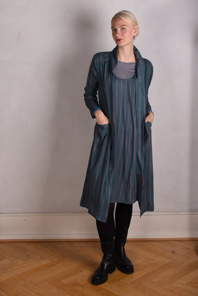 Nifty. Shirt-dress, midi length, with pockets. Stretch crepe-satin silk. "Stripe"
