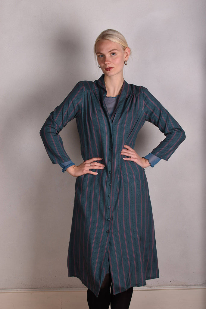 Nifty. Shirt-dress, midi length, with pockets. Stretch crepe-satin silk. "Stripe" - Tone Barker Silk