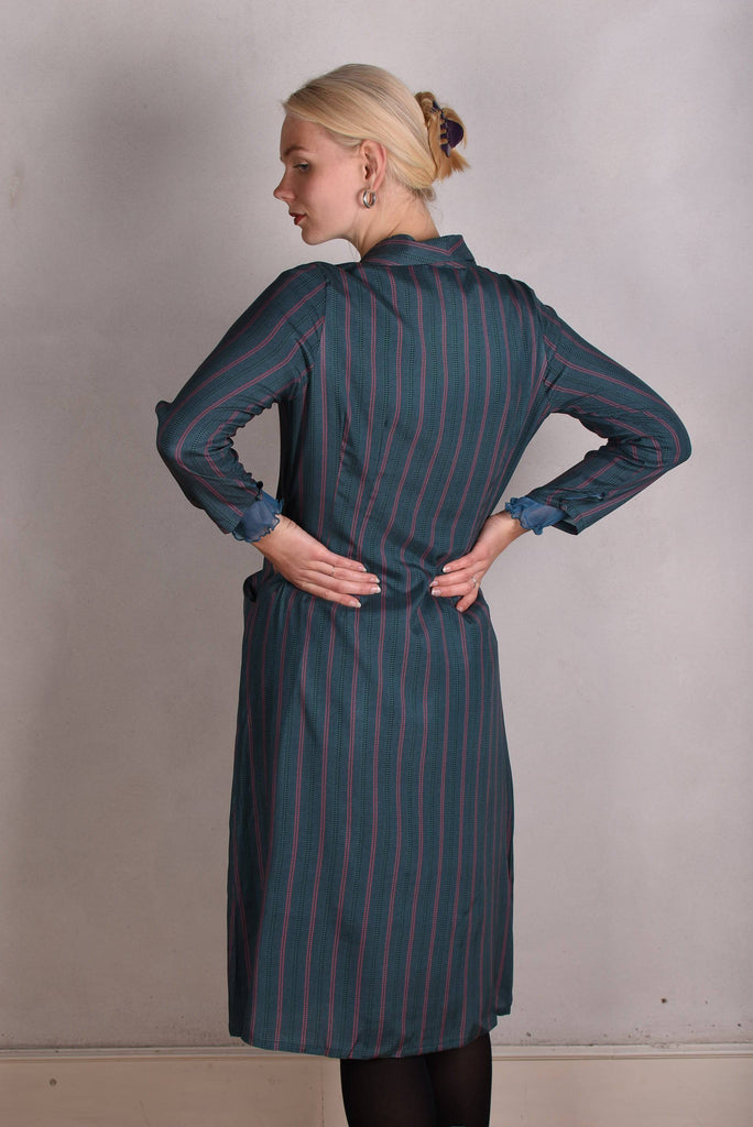 Nifty. Shirt-dress, midi length, with pockets. Stretch crepe-satin silk. "Stripe" - Tone Barker Silk