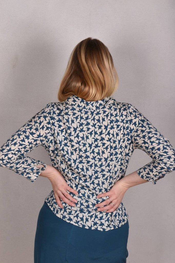 Sifty. Fitted Blouse/jacket in stretch crepe silk (Jaqbird) - Tone Barker Silk