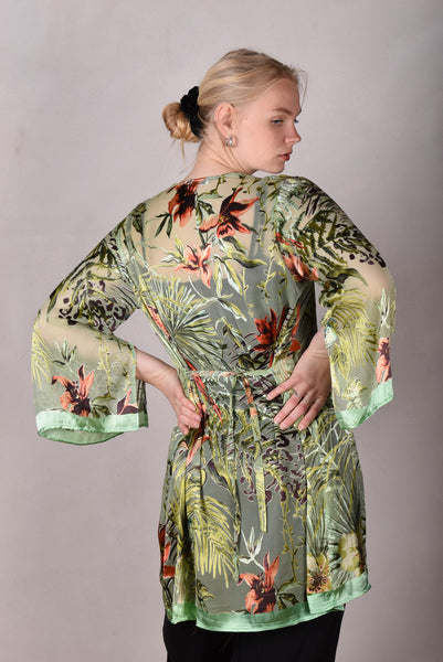 Kimbaliwrap Wrap/Kimono-dress in silk satin devoré. Print "Havana-green"