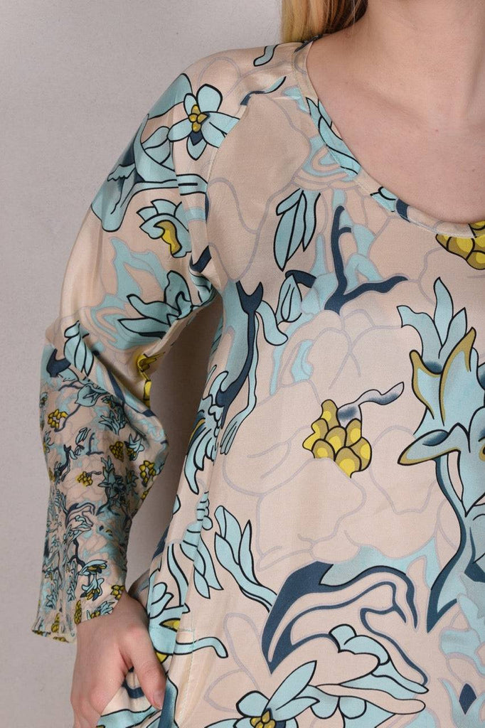 Hidrea. Silk dress with pockets and wide sleeves. 100% silk Habotai "Pagoda" - Tone Barker Silk