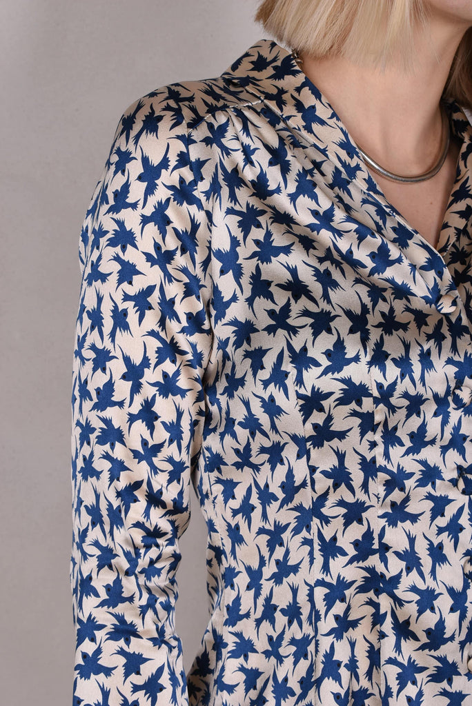 Sifty. Fitted Blouse/jacket in stretch crepe silk (True-bird) - Tone Barker Silk