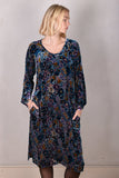 Hidrea-velvet. Silk/viscose dress with pockets and wide sleeves.  