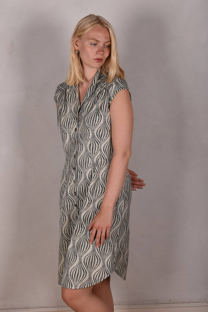 Tifnos. Short sleeve dress in 100% Tussah silk."Kalablack"