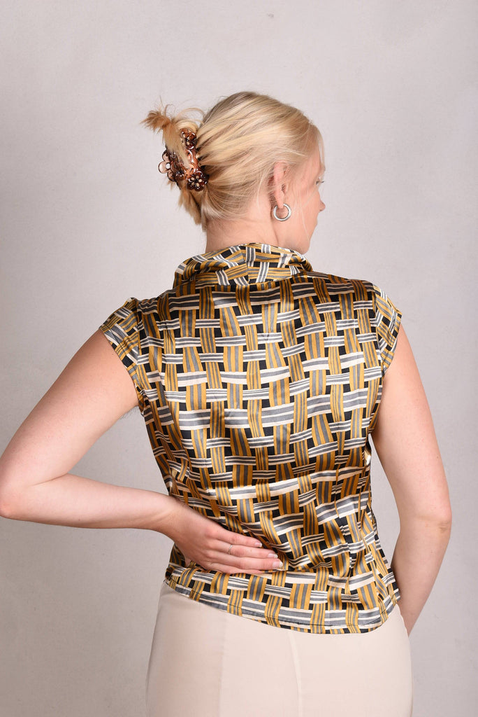 Sif. Short sleeve stretch silk blouse "Tasket" - Tone Barker Silk