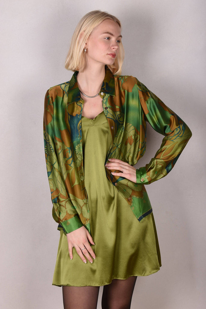 Tamie-satin 100% Silk satin shirt. Print "Gregend" - Tone Barker Silk