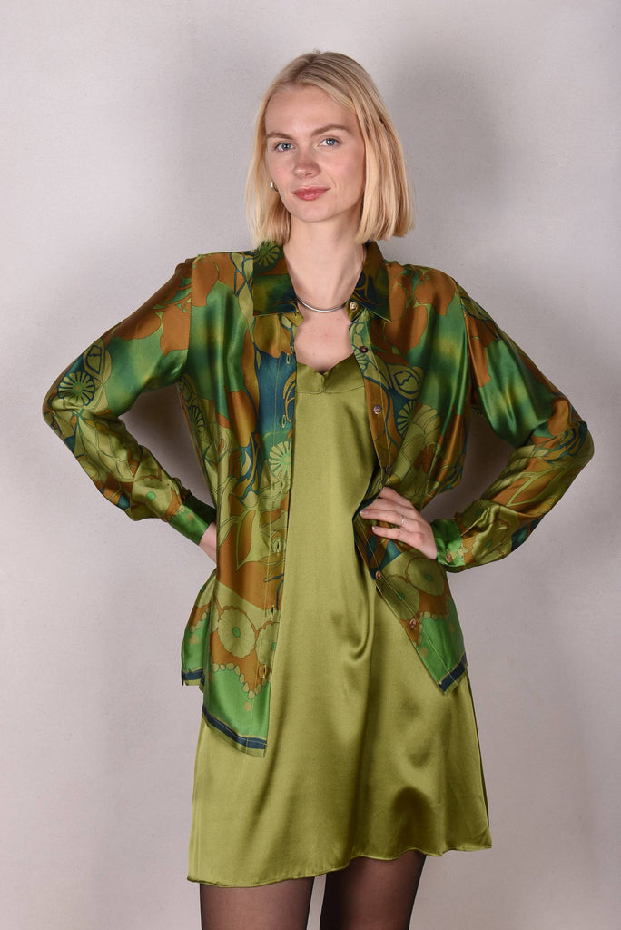 Tamie-satin 100% Silk satin shirt. Print "Gregend" - Tone Barker Silk