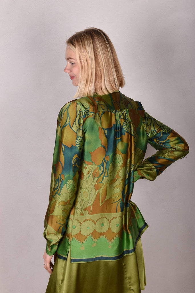 Tamie-satin 100% Silk satin shirt. Print "Gregend" - Tone Barker Silk