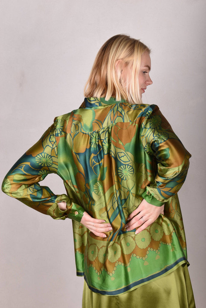 Tamie-satin 100% Silk satin shirt. Print "Gregend" - Tone Barker Silk
