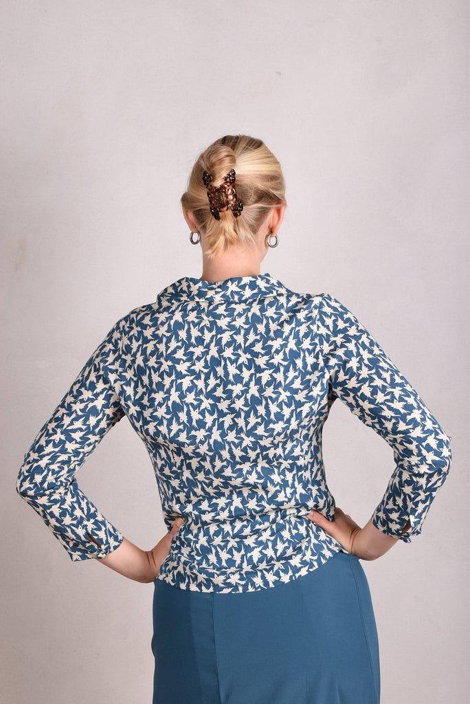 Sifty. Fitted Blouse/jacket in stretch crepe silk (Wibird) - Tone Barker Silk