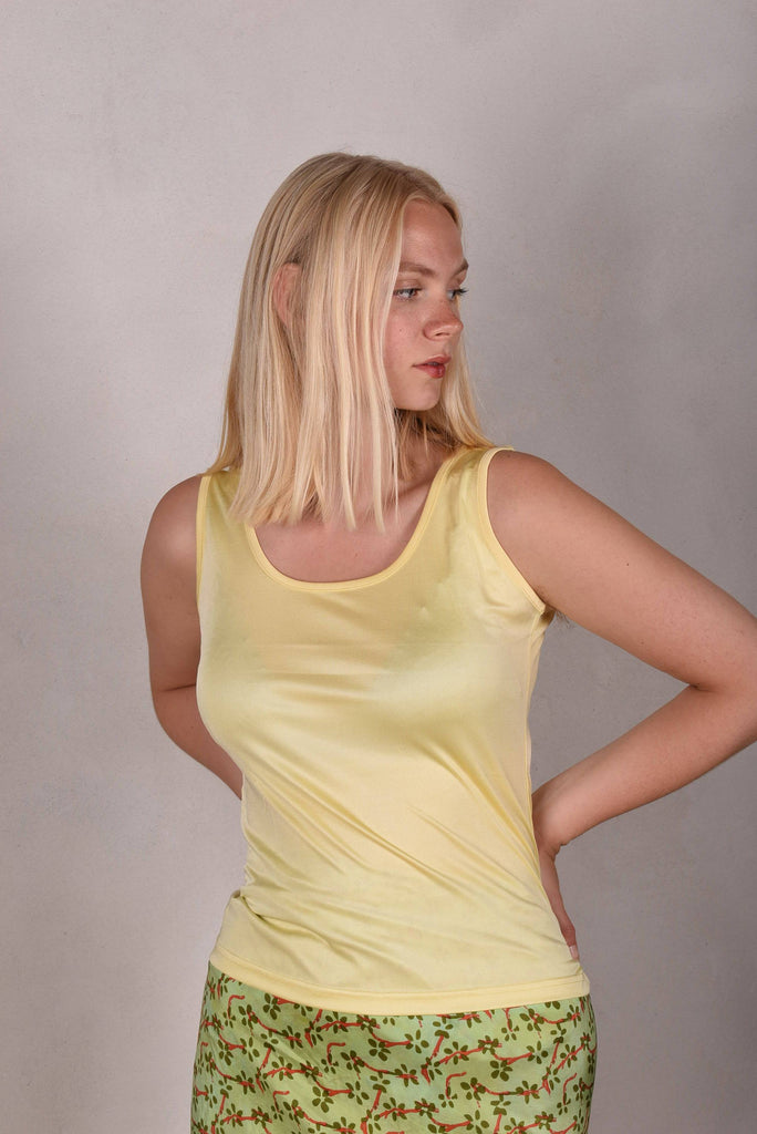Tankie. 100% silk tank top (silk knit jersey) "Light yellow" - Tone Barker Silk