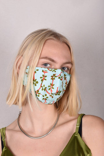 Silk mask for protection of mouth and nose (Nuponais) - Tone Barker Silk
