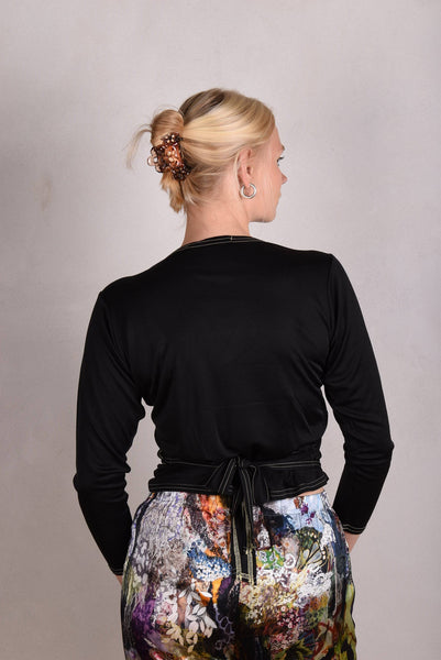 Wrapic. Wrap top in 100% silk jersey (silk knit) Col.: "Coal"