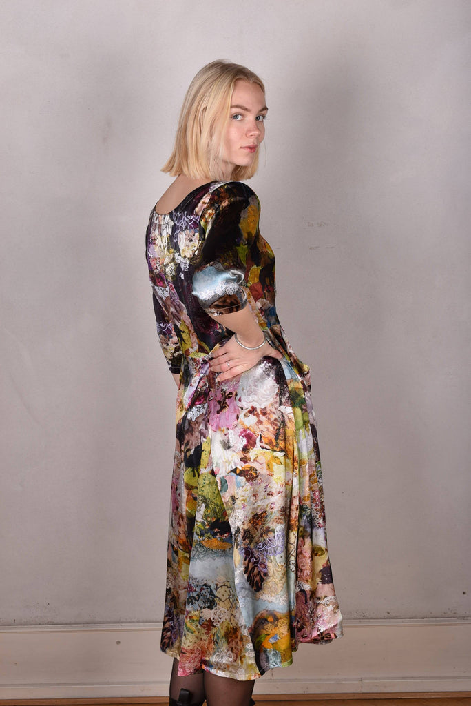 Jane. Stretch Silk midi-length dress with pockets (Val-de-Nulle) - Tone Barker Silk