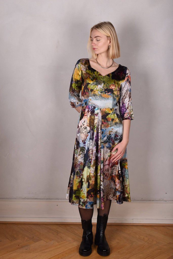 Jane. Stretch Silk midi-length dress with pockets (Val-de-Nulle) - Tone Barker Silk