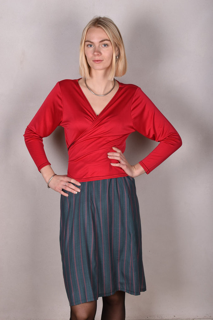 Wrapic. Wrap top in 100% silk jersey (silk knit) Col.: "Red"