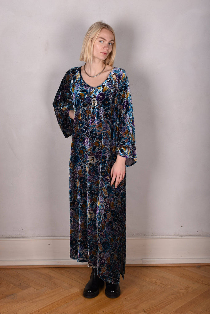 Indrea-Velvet Maxi dress kaftan-style, with pockets in Silk-Velvet devoré. Print "Flautumn"