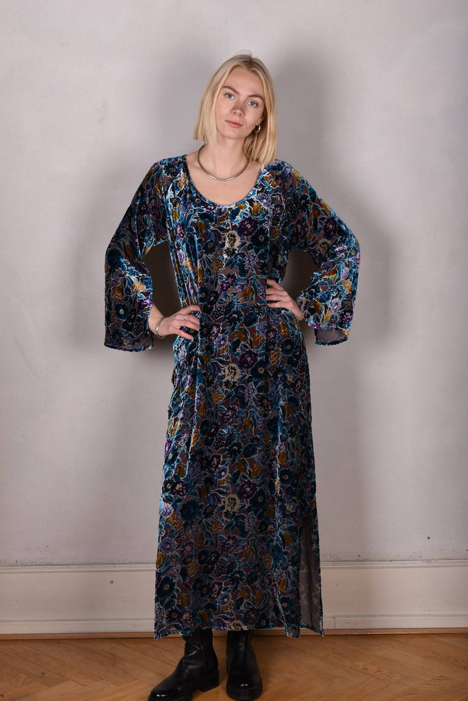 Indrea-Velvet Maxi dress kaftan-style, with pockets in Silk-Velvet devoré. Print "Flautumn" - Tone Barker Silk