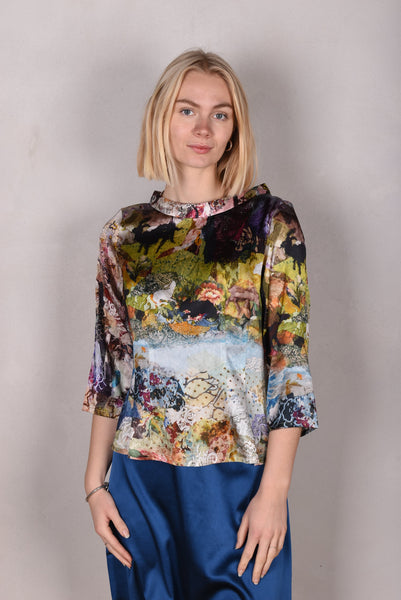 Audrey. Silk stretch top, classic style. (Val-de-Nulle)