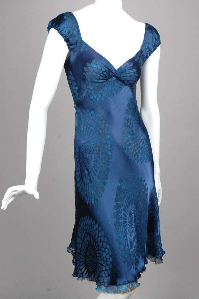 "Margrethe" Reversible dress in two layers of silk devoré. "SoBlue/Fish"