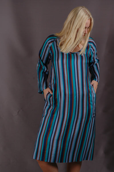 "Hidrea" Kaftan-dress with pockets. 100% Habotai Silk. Print: "Bripes"