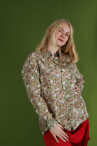 "Margrethe" Silkekjole i to lag silke devoré, vendbar."Netrose/Blossom"