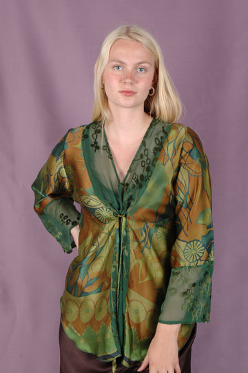 Silk top  Shirley. Mix print top in silk satin devoré "Gregend/Flower-dot-green" - Tone Barker Silk